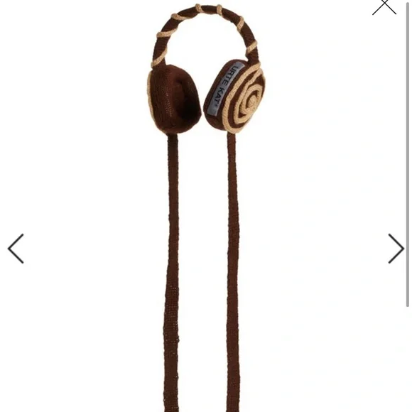 Cafe Forgot earmuffs! - Picture 2 of 6